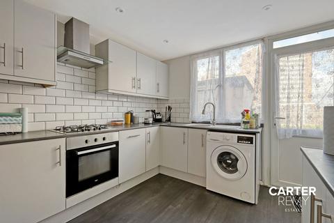 17 Alexandra Close, Grays, RM16 4TT