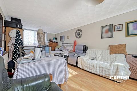 17 Alexandra Close, Grays, RM16 4TT