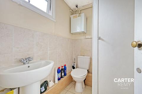 17 Alexandra Close, Grays, RM16 4TT