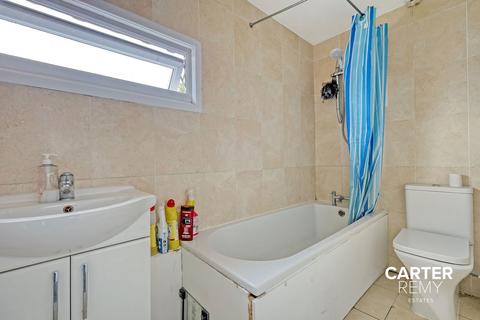 17 Alexandra Close, Grays, RM16 4TT