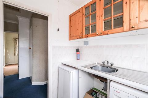 27a Woodland Road, Chingford, London, E4 7ET