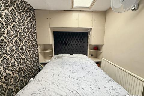 51b Dark Lane, Batley, WF17 7PP