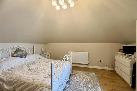 37 Burrs Road, Clacton-on-sea, CO15 4LE