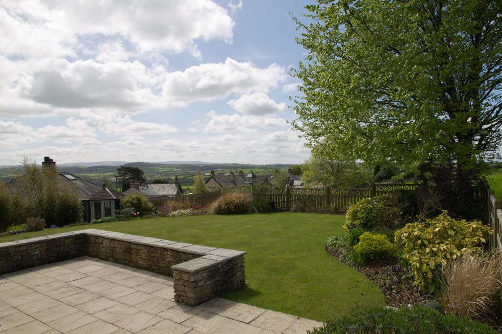 11 Coach Road, Warton, Carnforth, LA5 9PP 5 bed detached house £650,000