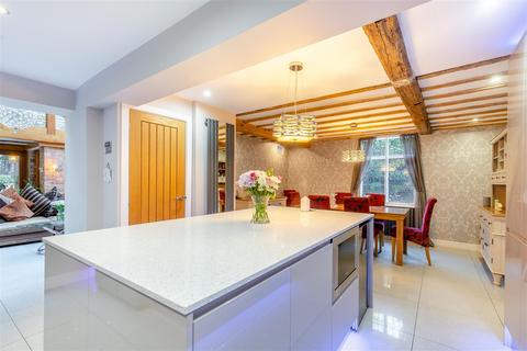 4 bedroom detached house for sale, Woburn Road, Woburn Sands, Milton Keynes