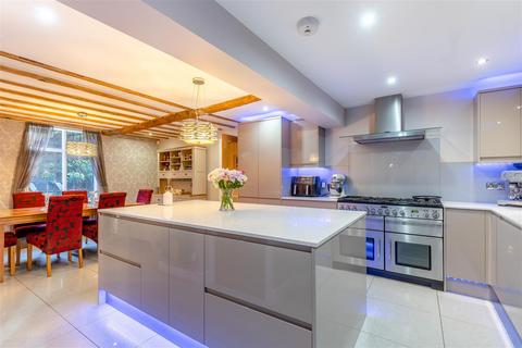 4 bedroom detached house for sale, Woburn Road, Woburn Sands, Milton Keynes