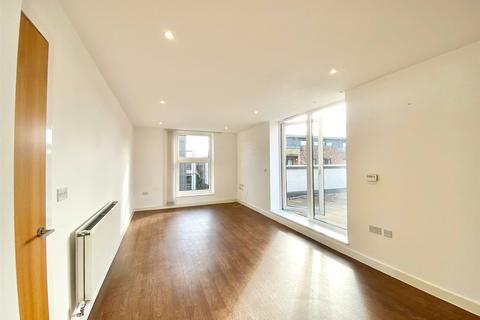 2 bedroom penthouse to rent, Arthur Court, Stanmore HA7