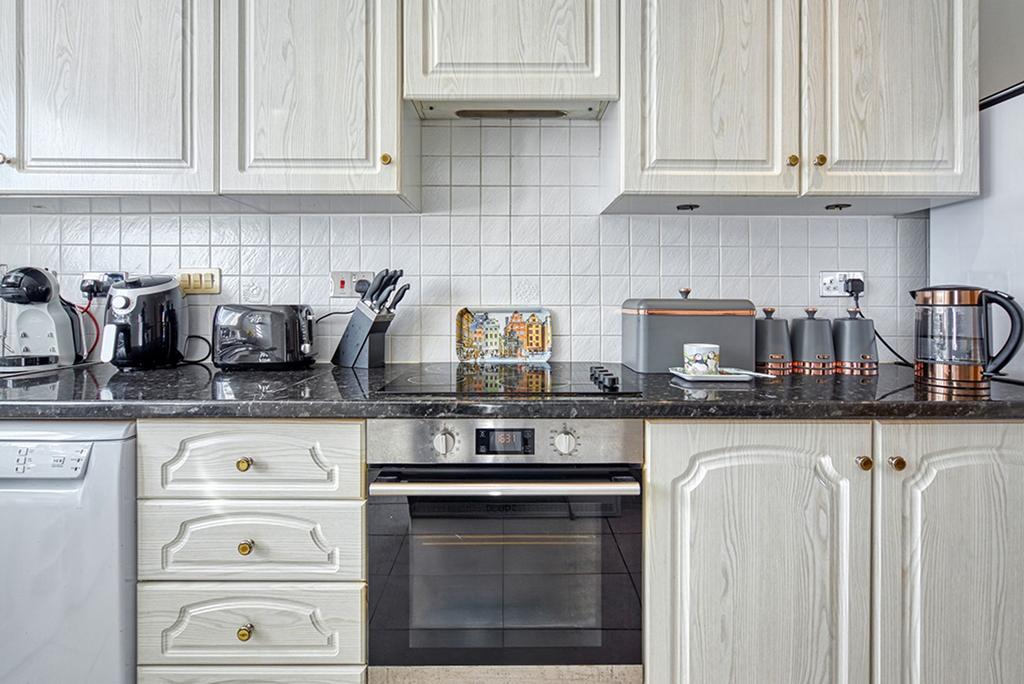 Malmesbury Park, Runcorn, WA7 4 bed detached house for sale £335,000