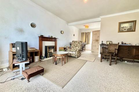 7 Broadmead, Killay, Swansea, SA2 7EE