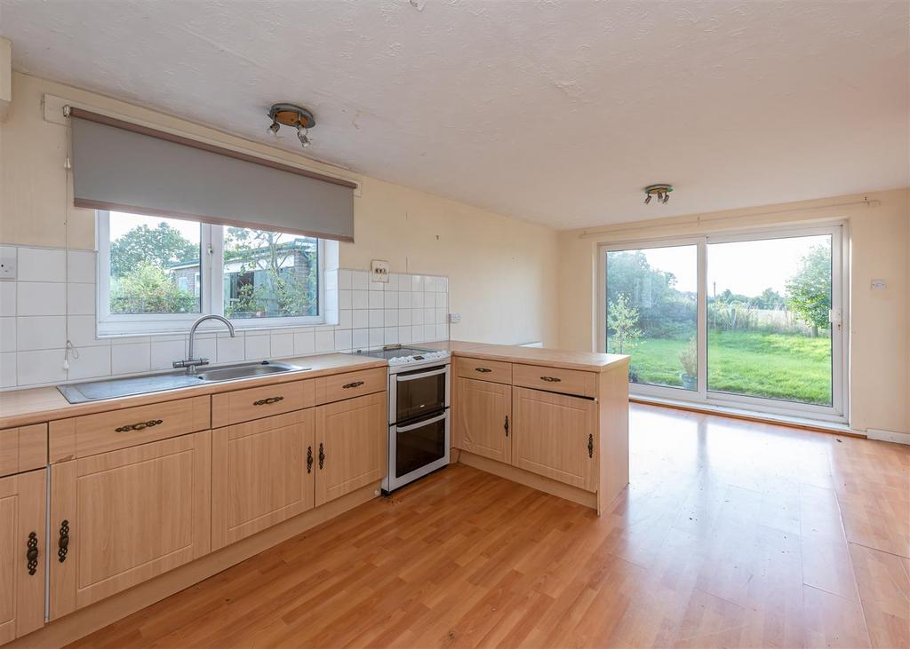 7 Shackerley Lane kitchen1.jpg