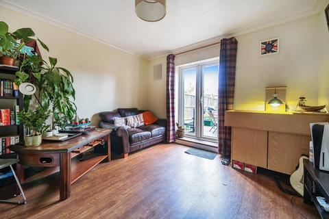 2 bedroom flat for sale, Basingstoke,  Hampshire,  RG21