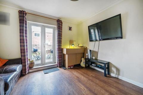 2 bedroom flat for sale, Basingstoke,  Hampshire,  RG21