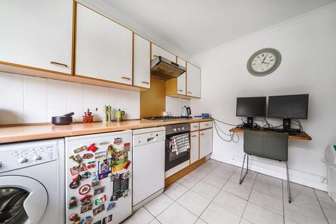 2 bedroom flat for sale, Basingstoke,  Hampshire,  RG21