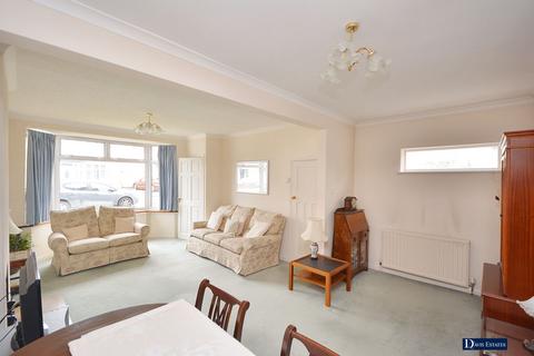 2 bedroom semi-detached house for sale, Harwood Avenue, Ardleigh Green, Hornchurch, RM11