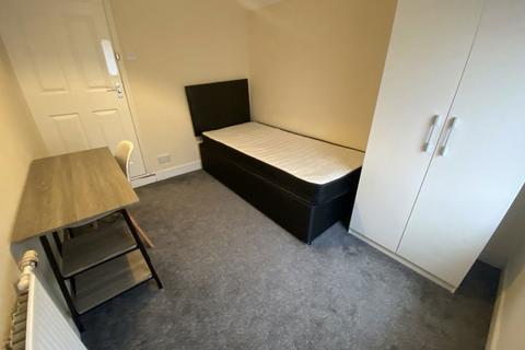 1 bedroom in a house share to rent, Rm 4, St Martins Street, Peterborough, PE1