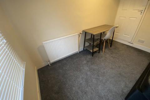 1 bedroom in a house share to rent, Rm 4, St Martins Street, Peterborough, PE1