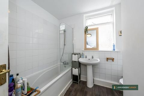 2 bedroom flat for sale, Saltram Crescent, London, W9