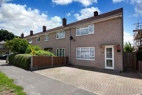 2 bedroom end of terrace house to rent, Beckett Lane, Crawley RH11