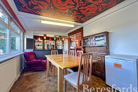 89 Hacton Drive, Hornchurch, RM12 6DL