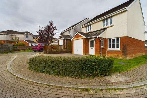 3 bedroom detached house for sale, Clos Bronwydd, Ebbw Vale, NP23