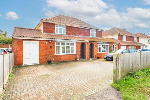 3 bedroom semi-detached house for sale, Cozens-Hardy, Norwich