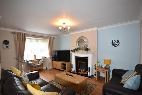 4 bedroom detached house for sale, St. Georges Green, Goole