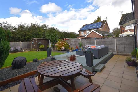 4 bedroom detached house for sale, St. Georges Green, Goole