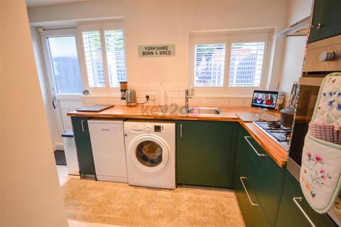 164 Alnwick Road, Sheffield, S12 2GH