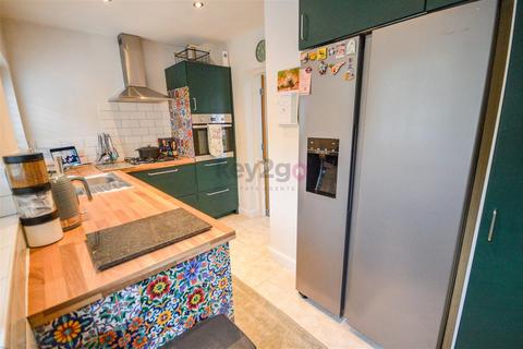 164 Alnwick Road, Sheffield, S12 2GH