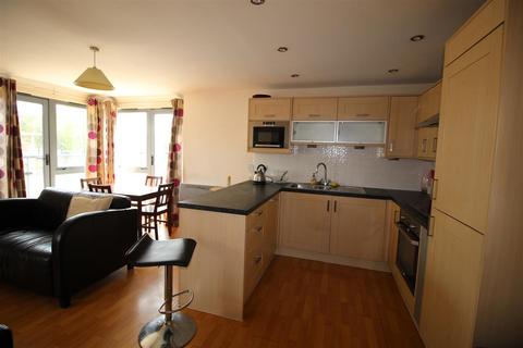 2 bedroom apartment to rent, Quayside Drive, Colchester CO2