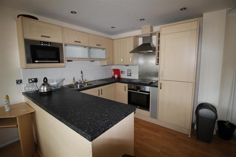 2 bedroom apartment to rent, Quayside Drive, Colchester CO2