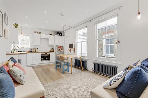 2 bedroom flat for sale, Putney Bridge Road, London