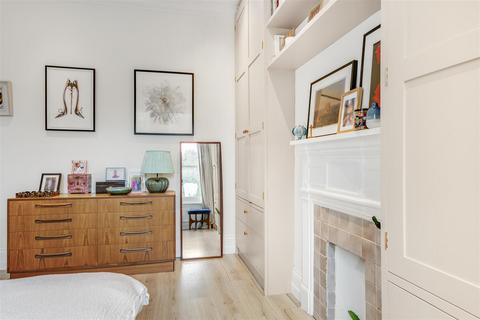 2 bedroom flat for sale, Putney Bridge Road, London