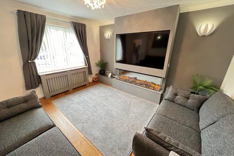 3 bedroom semi-detached house for sale, Thompson Close, Hipperholme HX3