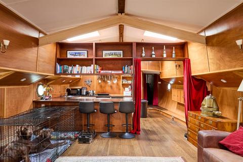 4 bedroom houseboat for sale, Lots Ait, Brentford, TW8