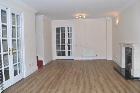 3 bedroom detached house to rent, Wagtail Walk, Beckenham, BR3