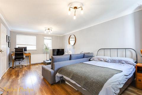 Studio for sale, Albany Mews, Ware SG12