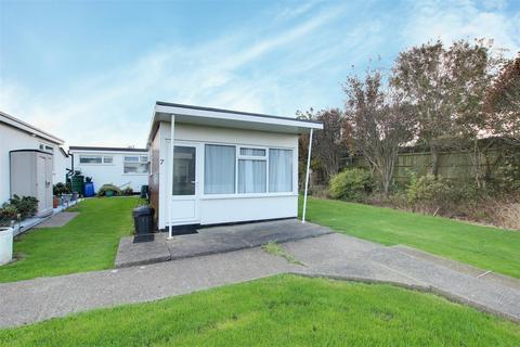 2 bedroom chalet for sale, Biscayne Boulevard, Sutton-On-Sea LN12