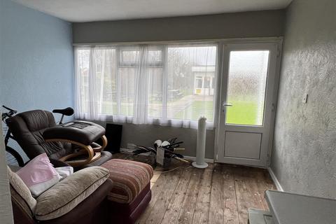 2 bedroom chalet for sale, Biscayne Boulevard, Sutton-On-Sea LN12