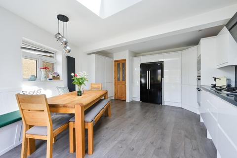 70 Pams Way, Epsom, KT19 0HX