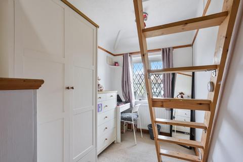 70 Pams Way, Epsom, KT19 0HX