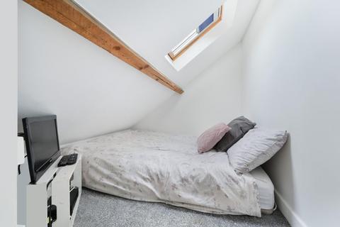 70 Pams Way, Epsom, KT19 0HX