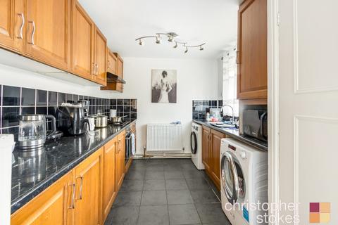 1 bedroom ground floor flat for sale, Cunningham Road, Cheshunt, Waltham Cross, Hertfordshire, EN8 0LD