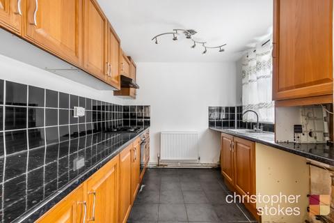 1 bedroom ground floor flat for sale, Cunningham Road, Cheshunt, Waltham Cross, Hertfordshire, EN8 0LD