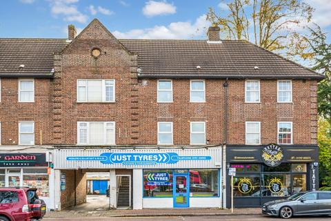 3 bedroom flat for sale, High Street, Potters Bar, EN6