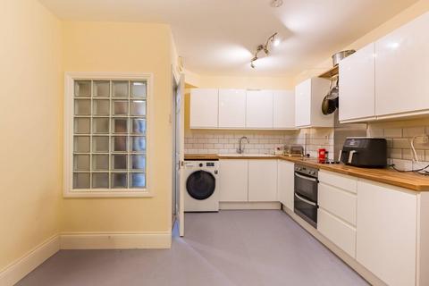 2 bedroom flat to rent, 195 Bow Road, London E3