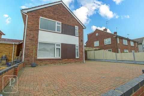 4 bedroom detached house to rent, Van Dyck Road, Colchester, Essex, CO3