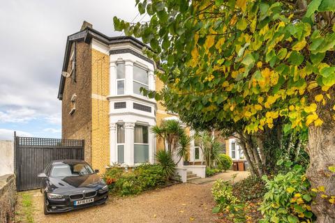 2 bedroom flat for sale, Hainault Road, Leytonstone, London, E11