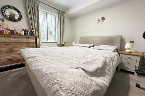 2 bedroom flat for sale, Headley Road, Grayshott, Hindhead, Hampshire