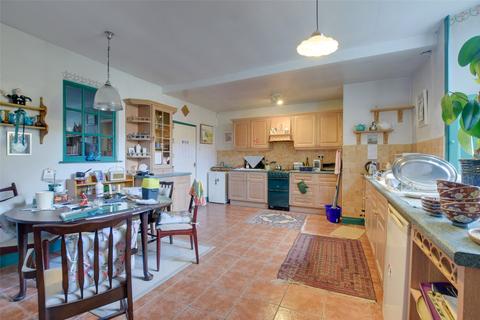 4 bedroom terraced house for sale, Front Street, Staindrop, Darlington, County Durham, DL2